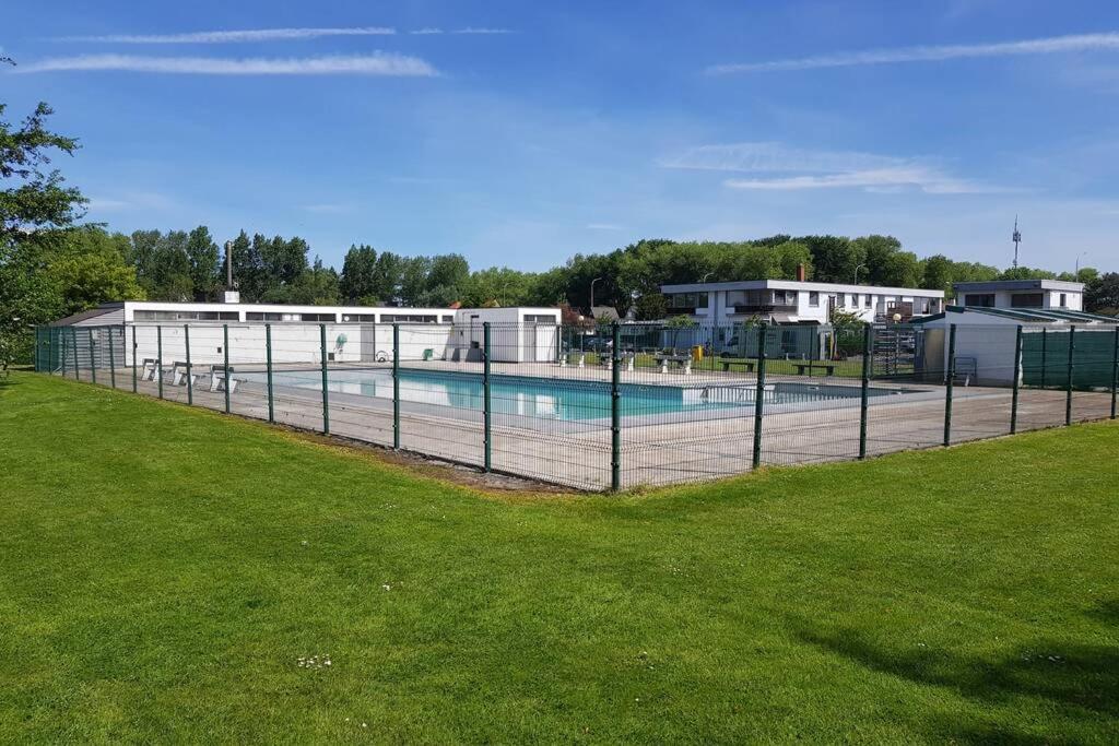 Gezellige Chalet In Nieuwpoort - Opkuis Inbegrepen In De Prijs Oostduinkerke Exterior foto